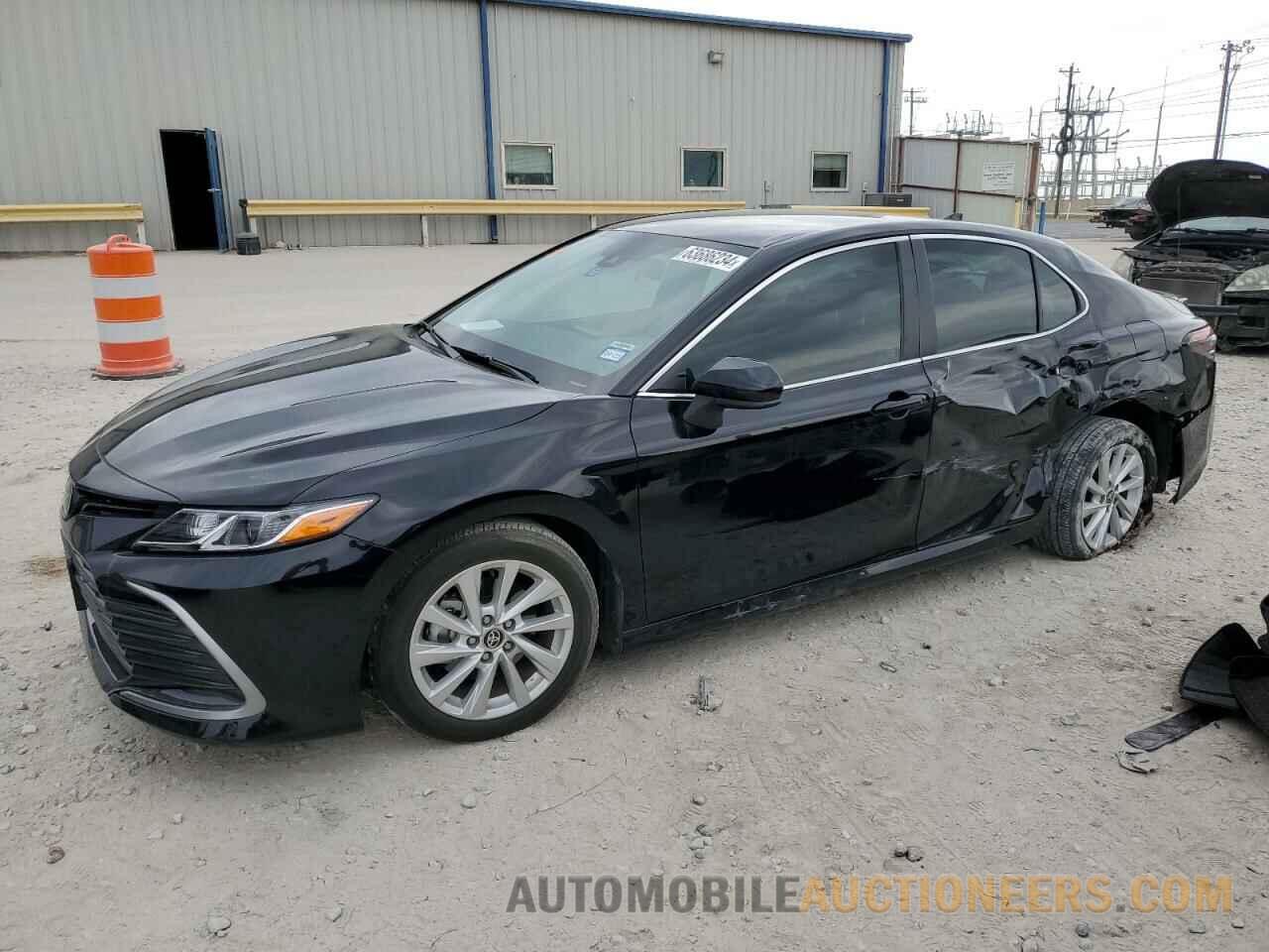 4T1C11AK1NU690501 TOYOTA CAMRY 2022