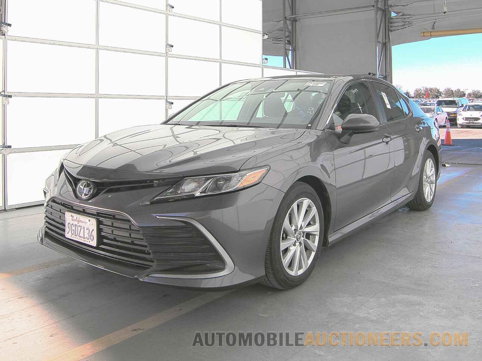 4T1C11AK1PU155686 Toyota Camry LE 2023