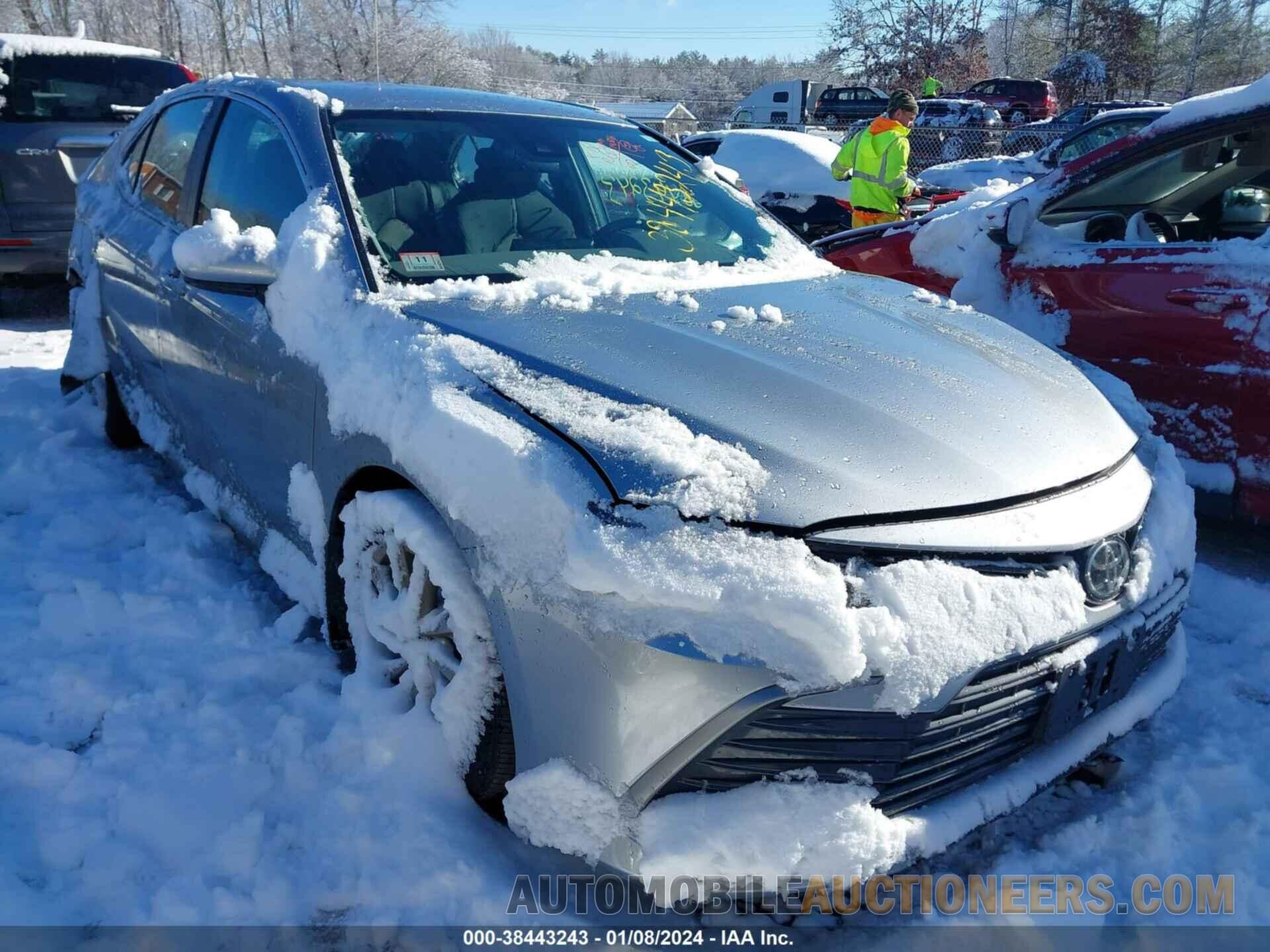 4T1C11AK1RU846817 TOYOTA CAMRY 2024