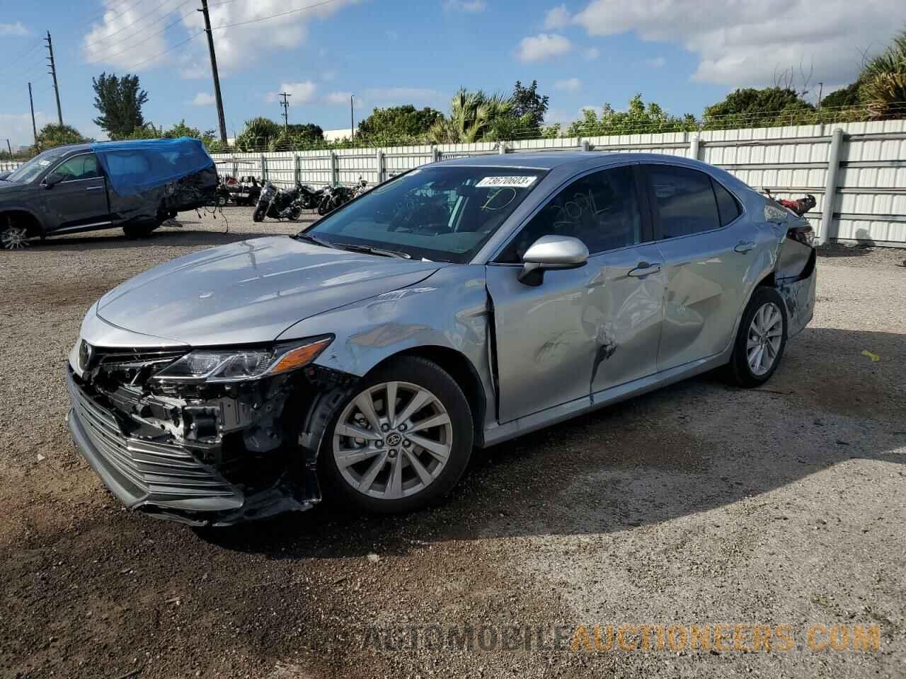 4T1C11AK1RU850866 TOYOTA CAMRY 2024