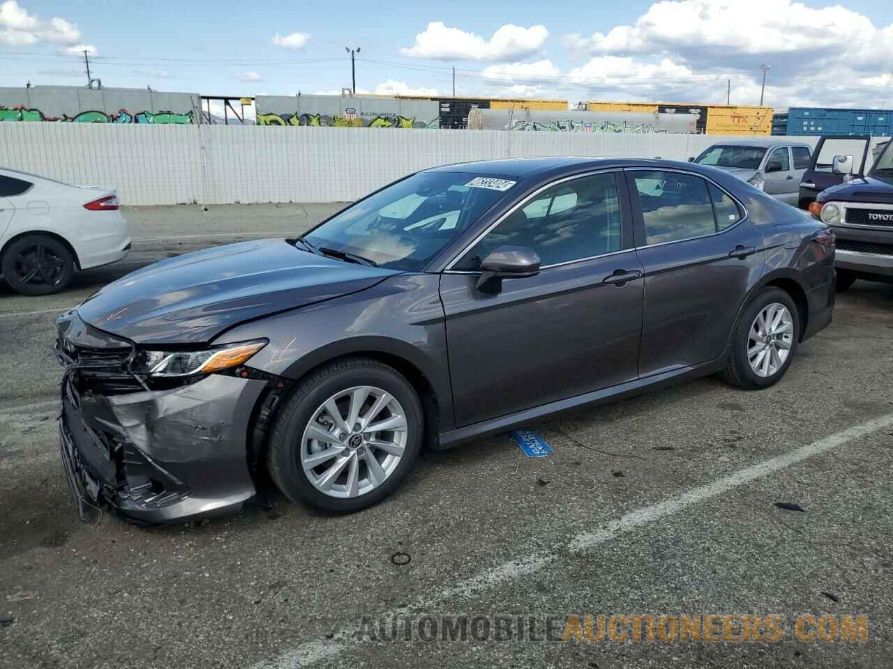 4T1C11AK1RU900858 TOYOTA CAMRY 2024