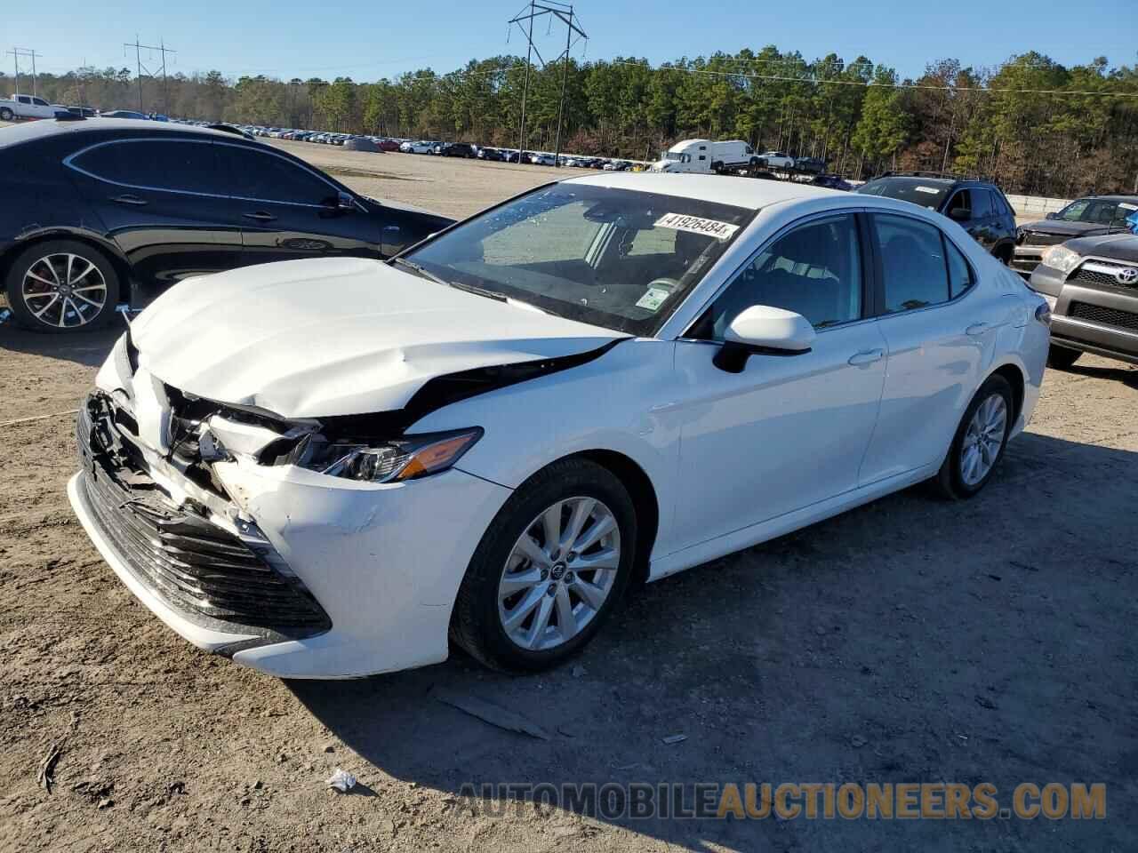 4T1C11AK2LU923556 TOYOTA CAMRY 2020