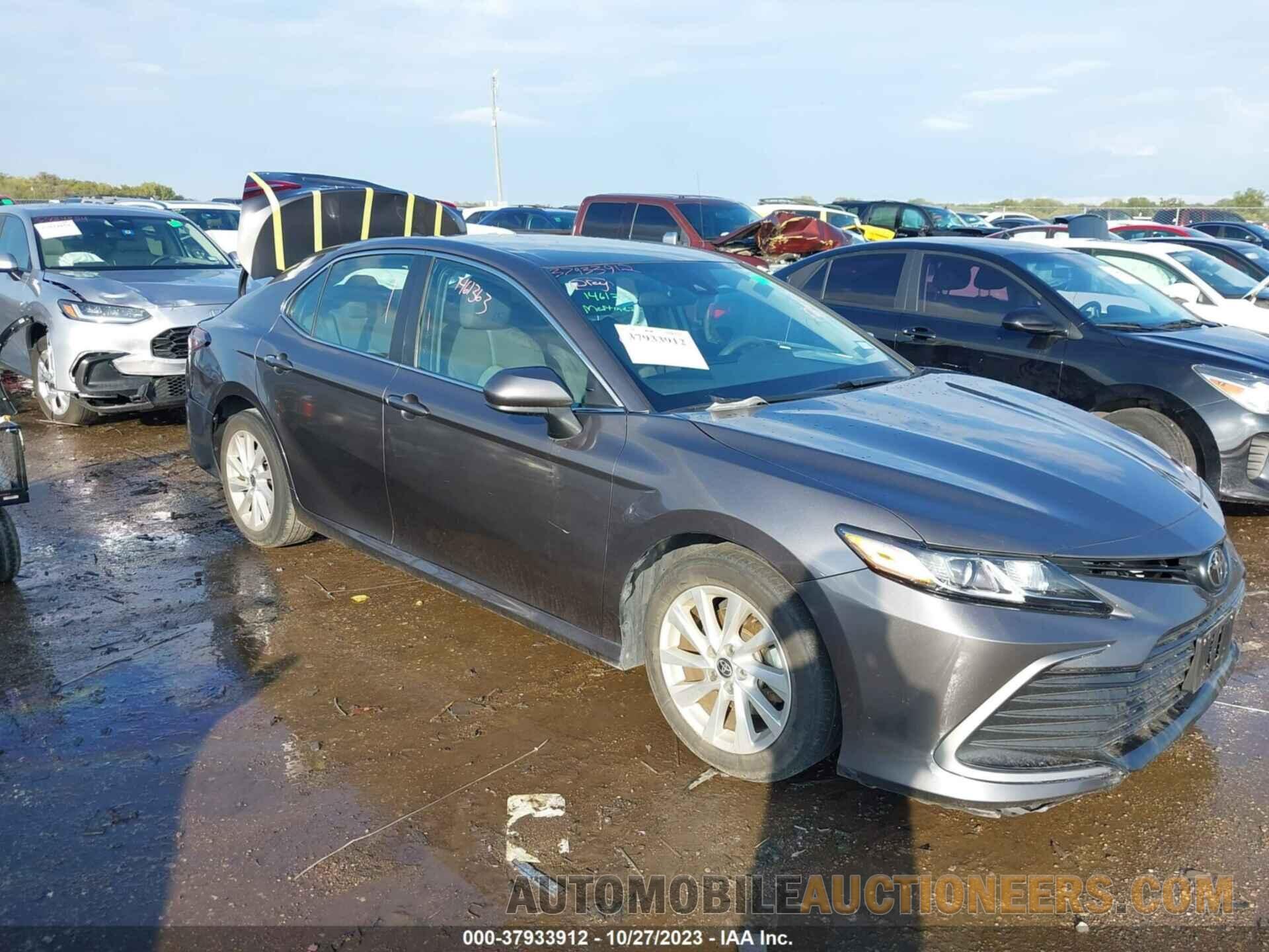 4T1C11AK2MU443017 TOYOTA CAMRY 2021