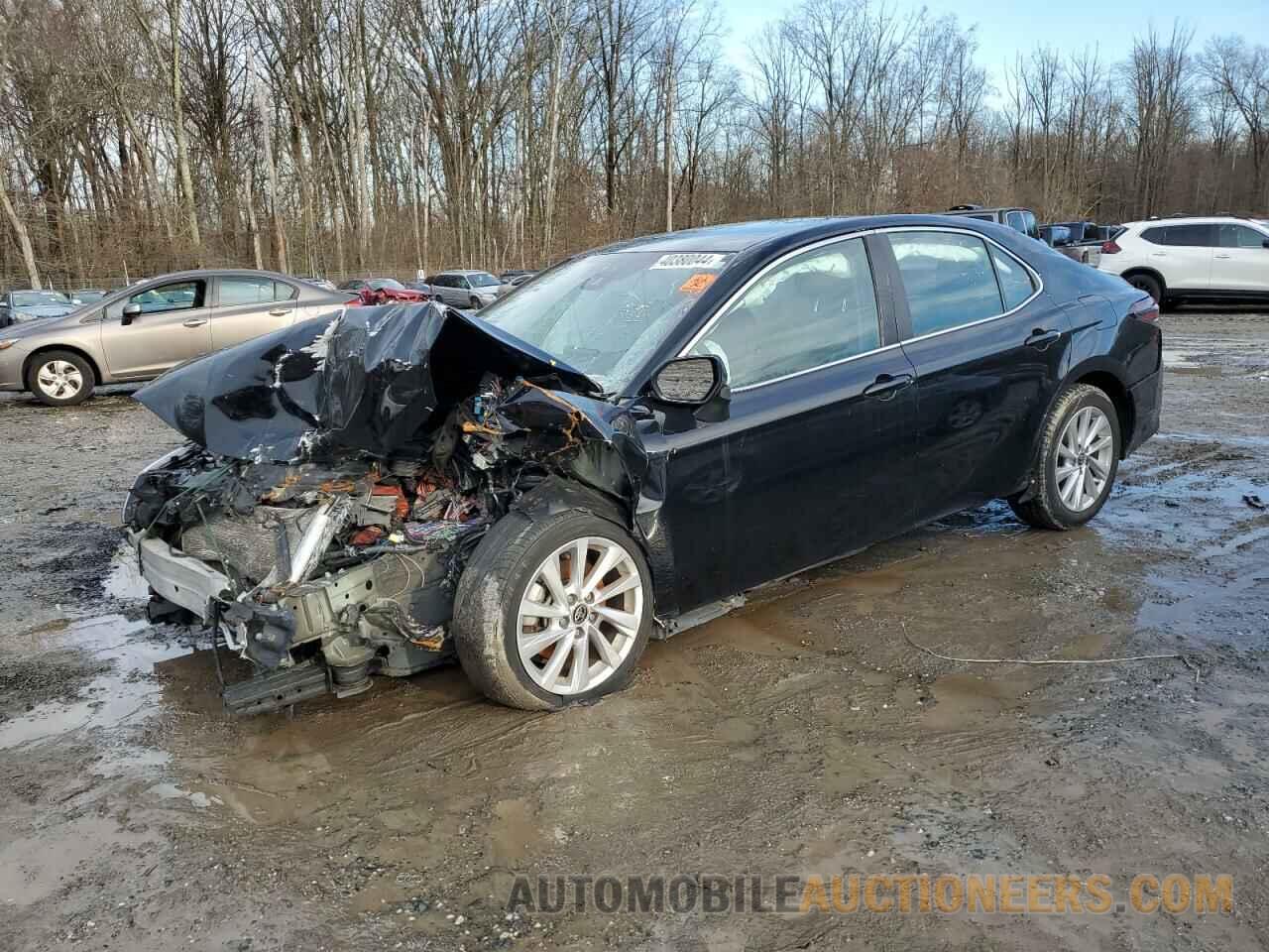 4T1C11AK2MU446063 TOYOTA CAMRY 2021