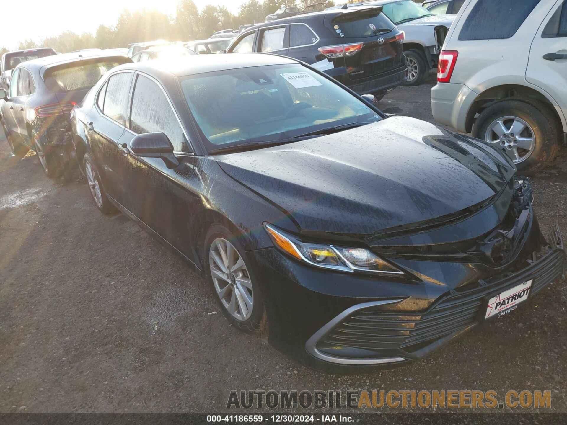 4T1C11AK2MU465387 TOYOTA CAMRY 2021