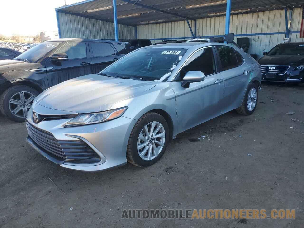 4T1C11AK2MU480987 TOYOTA CAMRY 2021