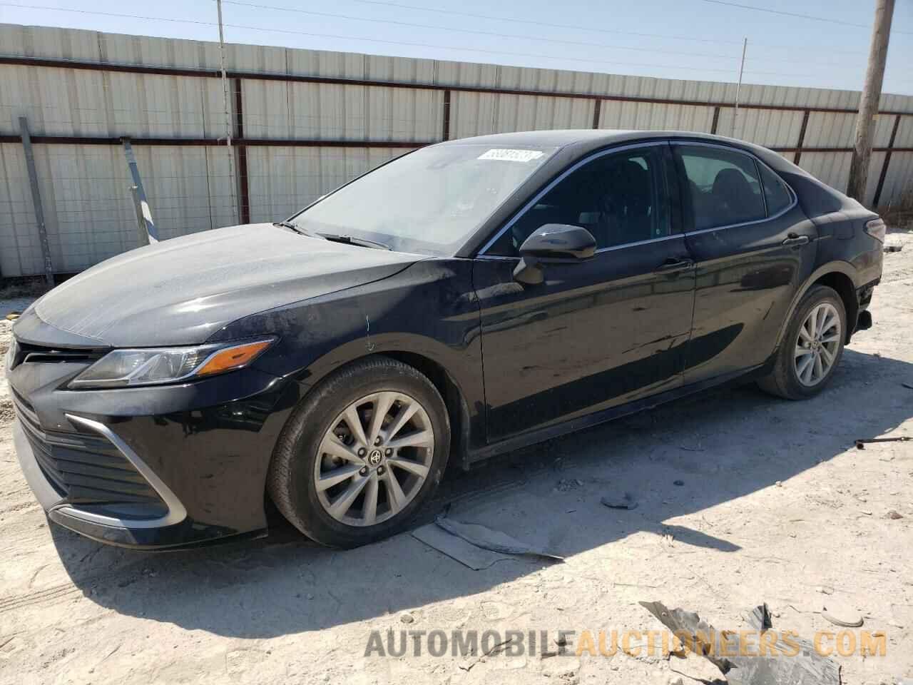 4T1C11AK2MU550438 TOYOTA CAMRY 2021