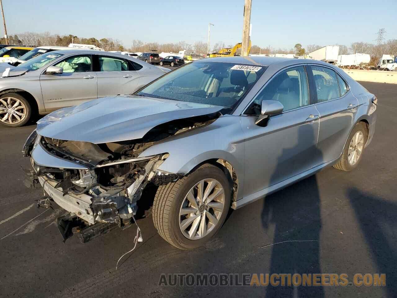 4T1C11AK2MU574528 TOYOTA CAMRY 2021