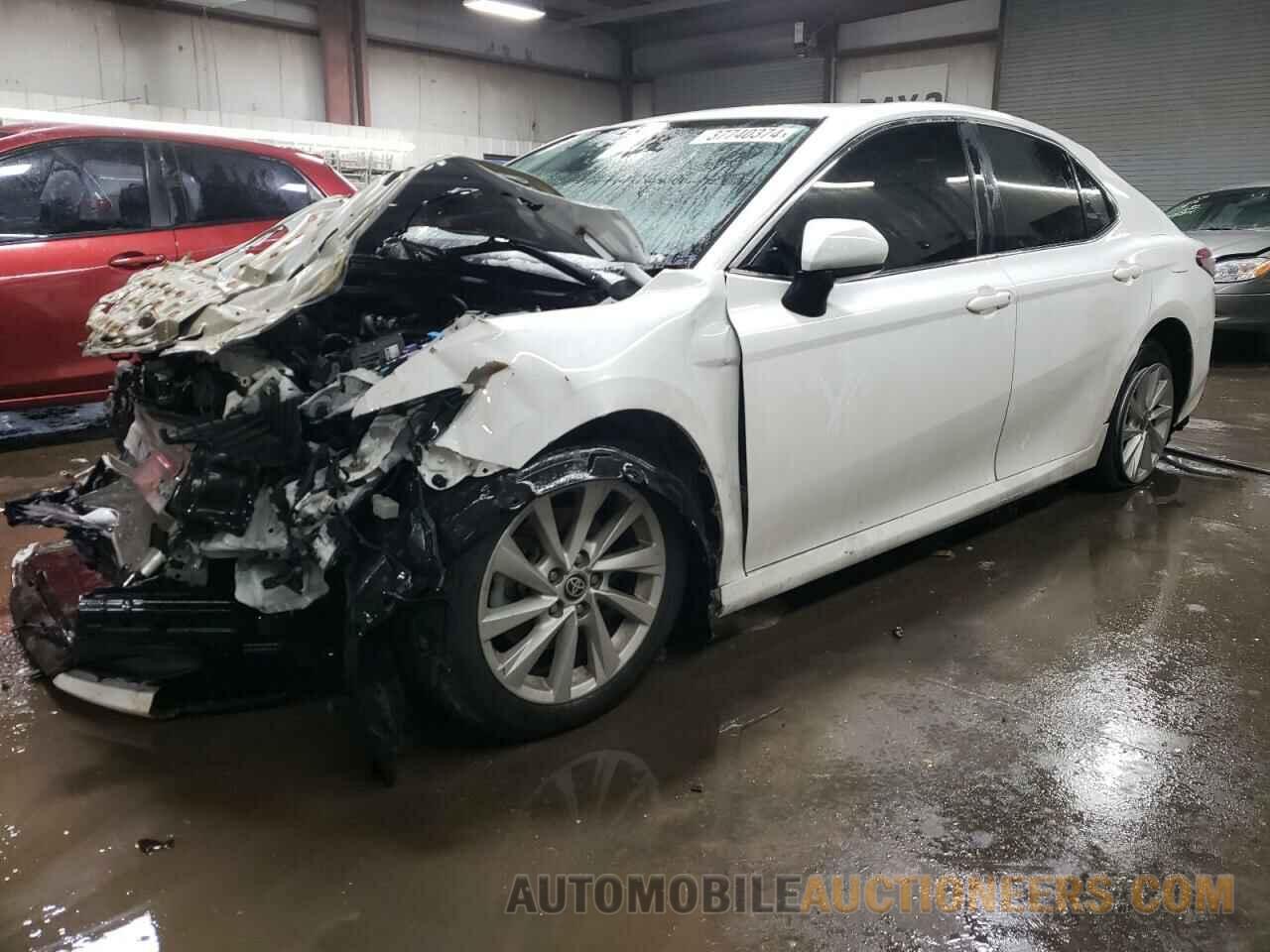 4T1C11AK2MU607687 TOYOTA CAMRY 2021