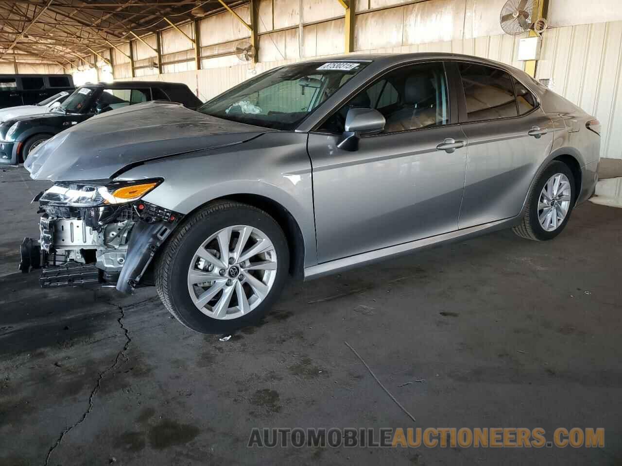 4T1C11AK2NU057568 TOYOTA CAMRY 2022