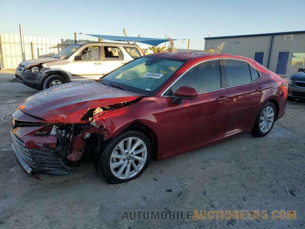 4T1C11AK2NU076010 TOYOTA CAMRY 2022