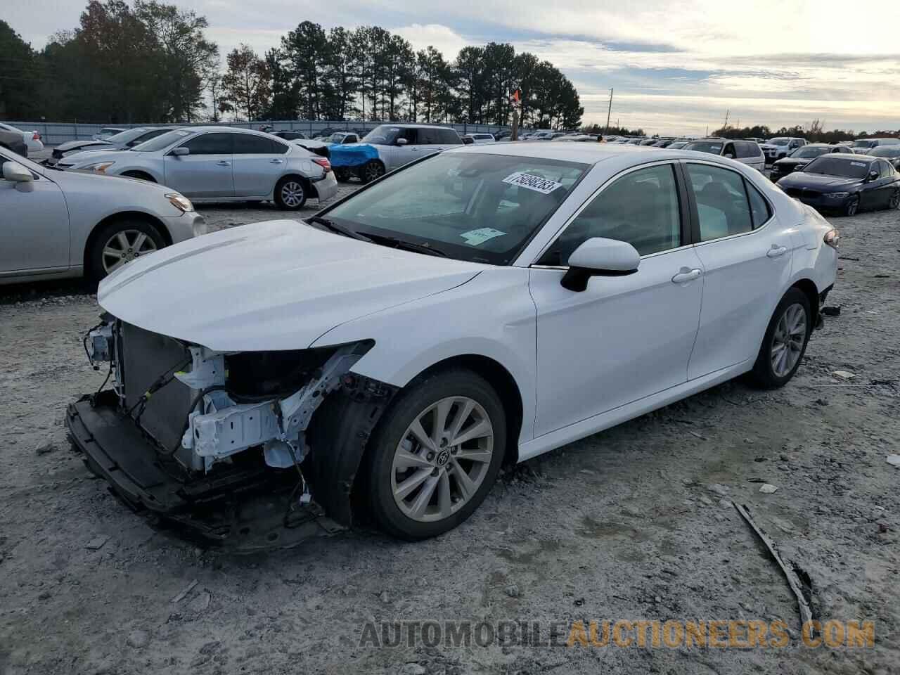 4T1C11AK2NU644160 TOYOTA CAMRY 2022