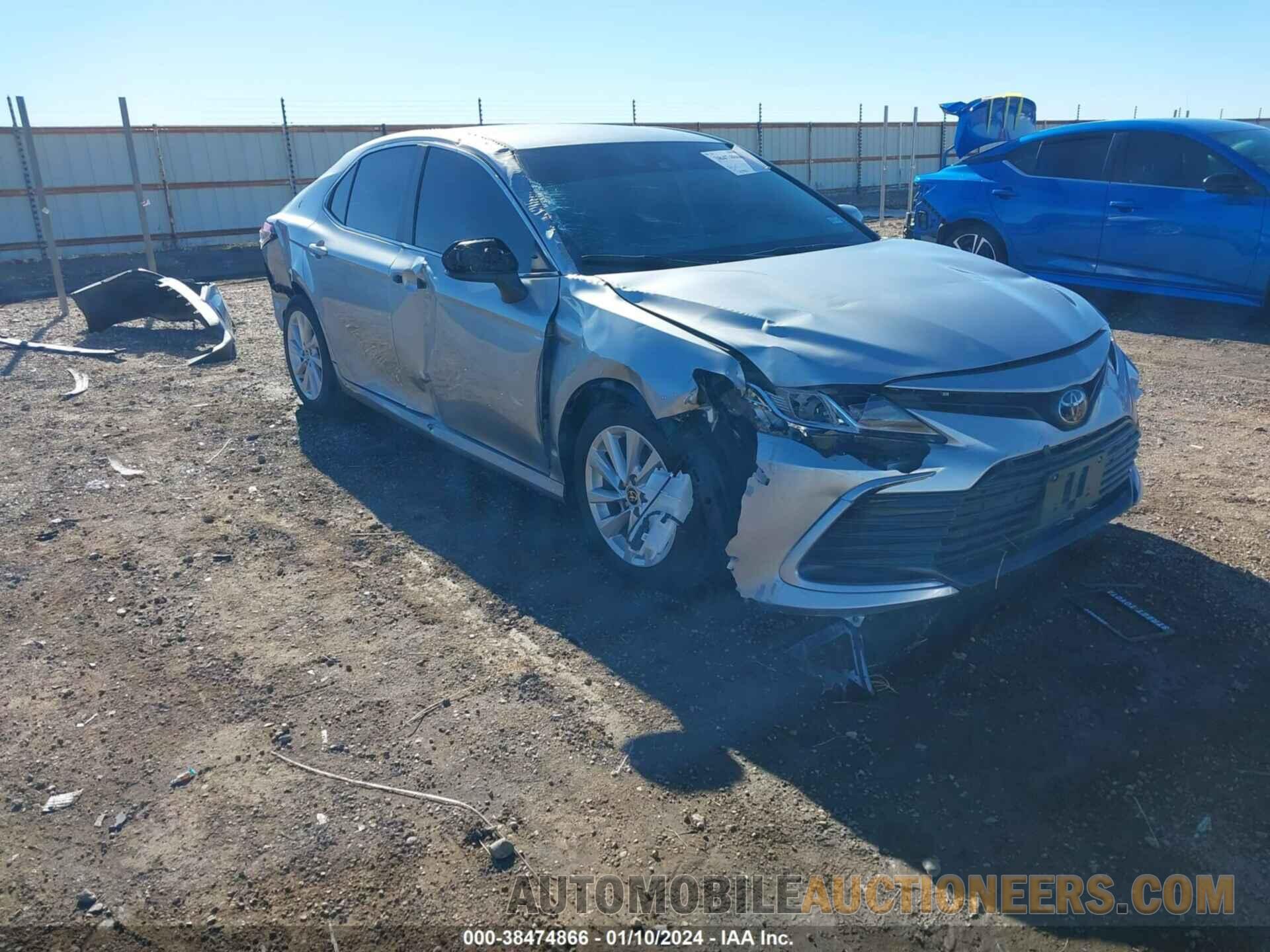 4T1C11AK2NU651156 TOYOTA CAMRY 2022