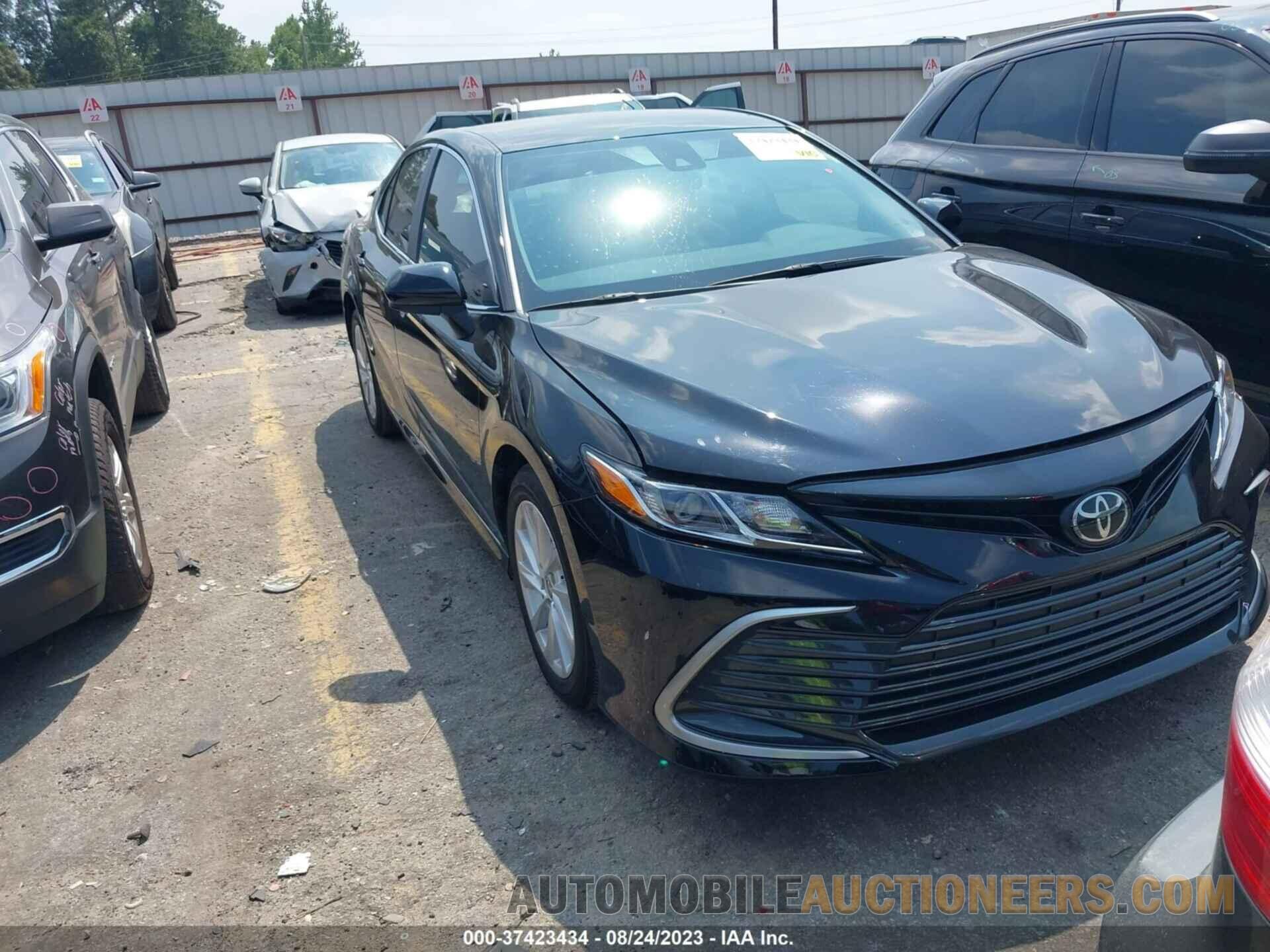 4T1C11AK2NU660391 TOYOTA CAMRY 2022