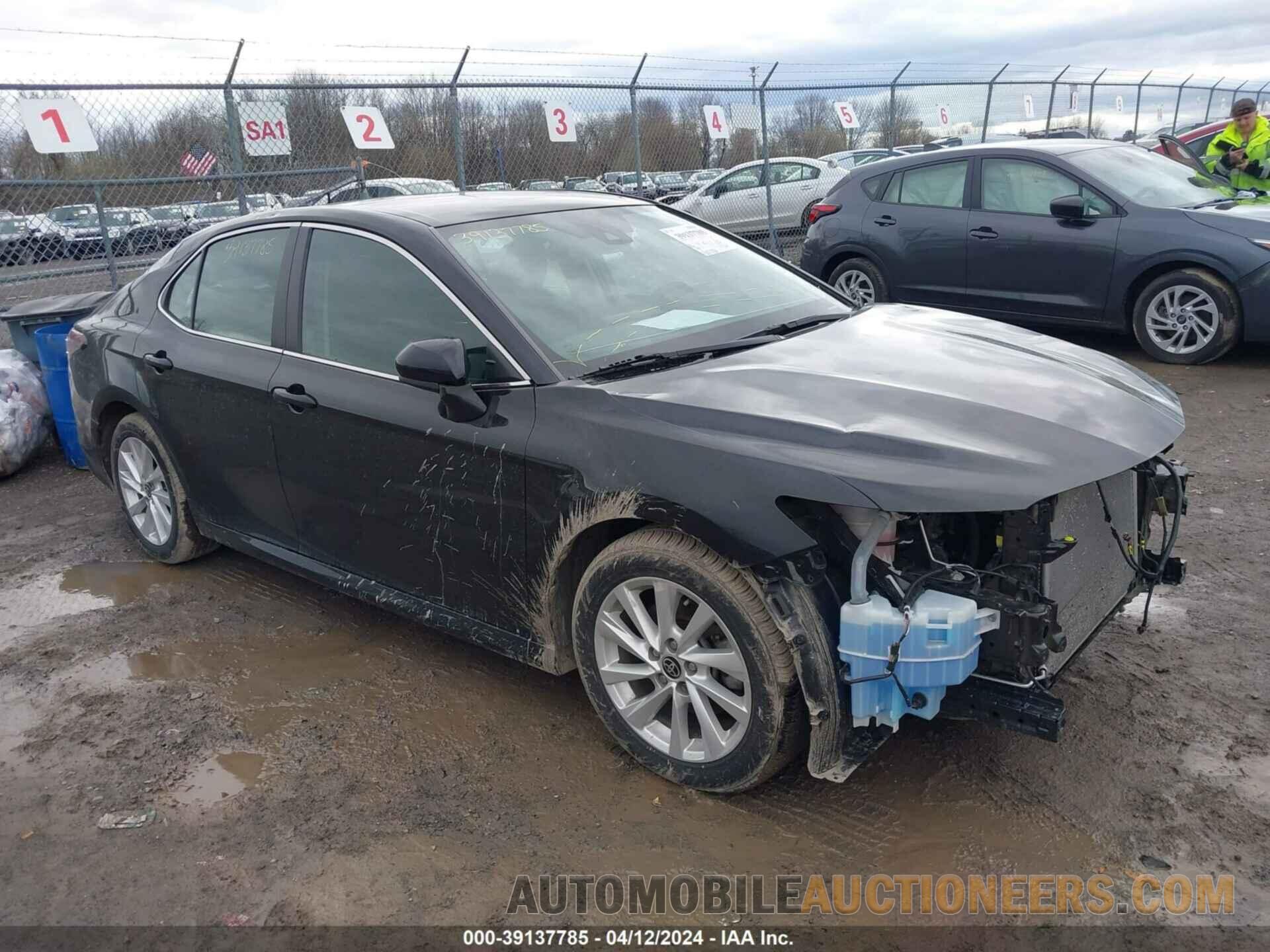 4T1C11AK2NU663694 TOYOTA CAMRY 2022