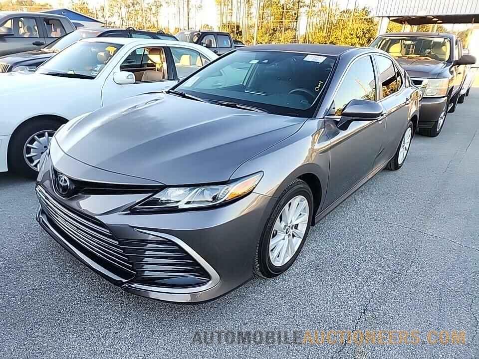 4T1C11AK2NU671231 Toyota Camry LE 2022