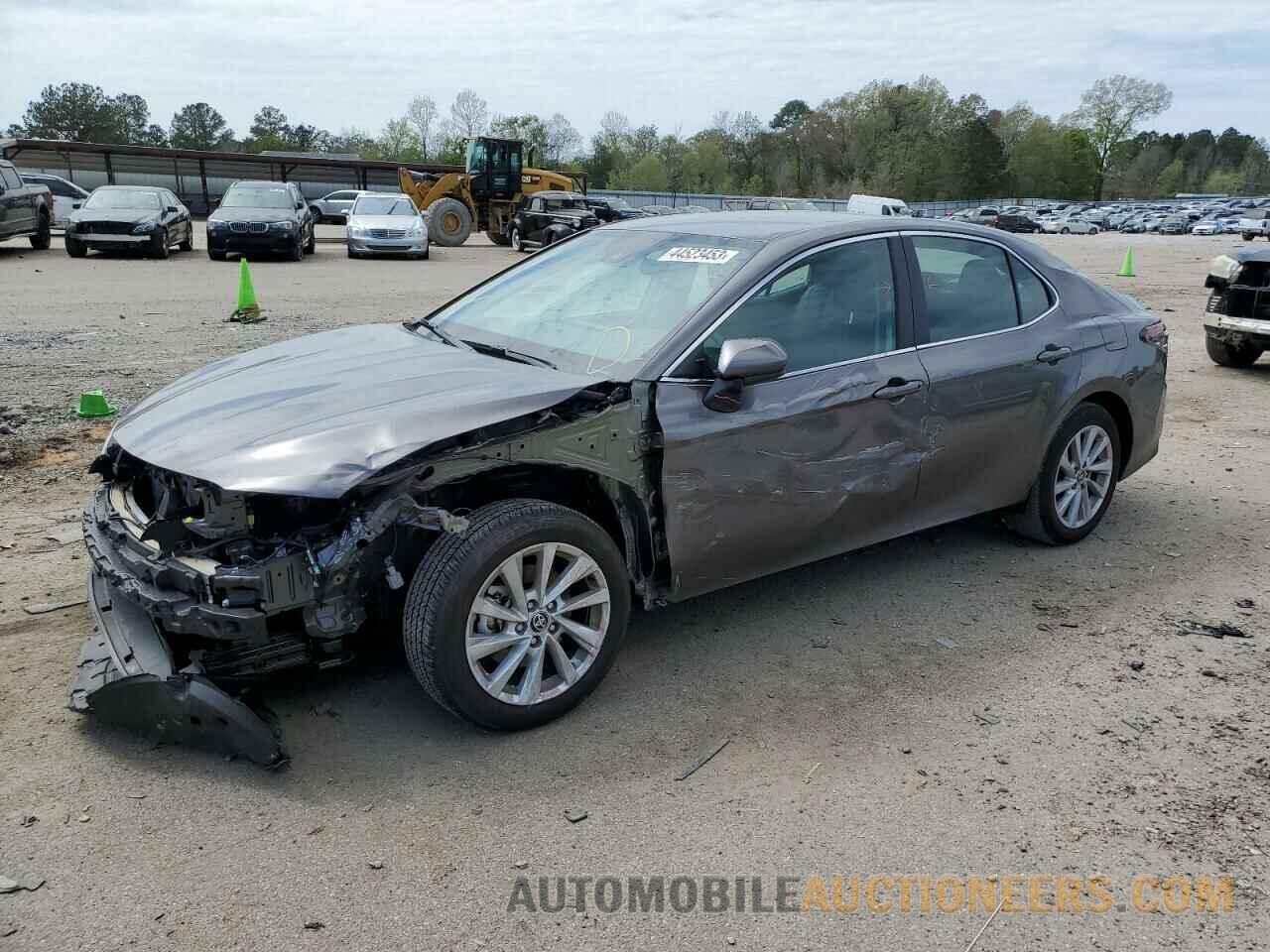 4T1C11AK2NU679796 TOYOTA CAMRY 2022