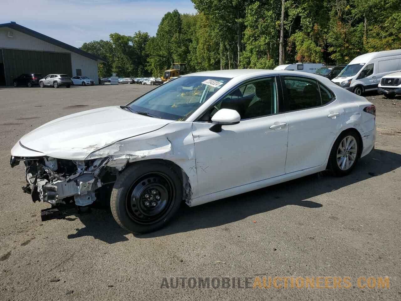 4T1C11AK2NU688210 TOYOTA CAMRY 2022