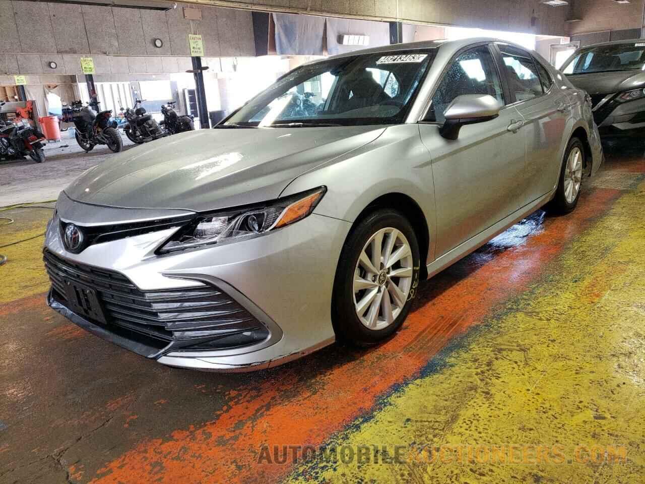 4T1C11AK2NU708830 TOYOTA CAMRY 2022