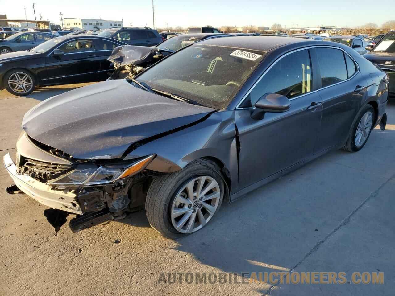 4T1C11AK2NU709296 TOYOTA CAMRY 2022