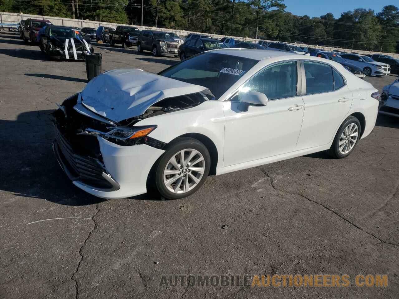 4T1C11AK2NU711873 TOYOTA CAMRY 2022