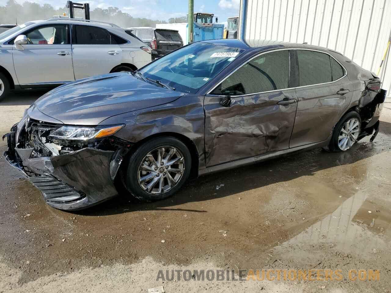 4T1C11AK2NU713994 TOYOTA CAMRY 2022