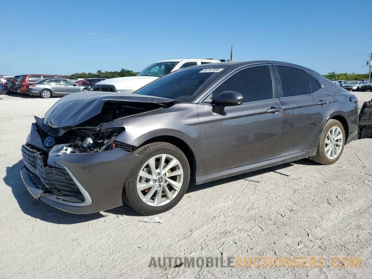 4T1C11AK2RU202680 TOYOTA CAMRY 2024