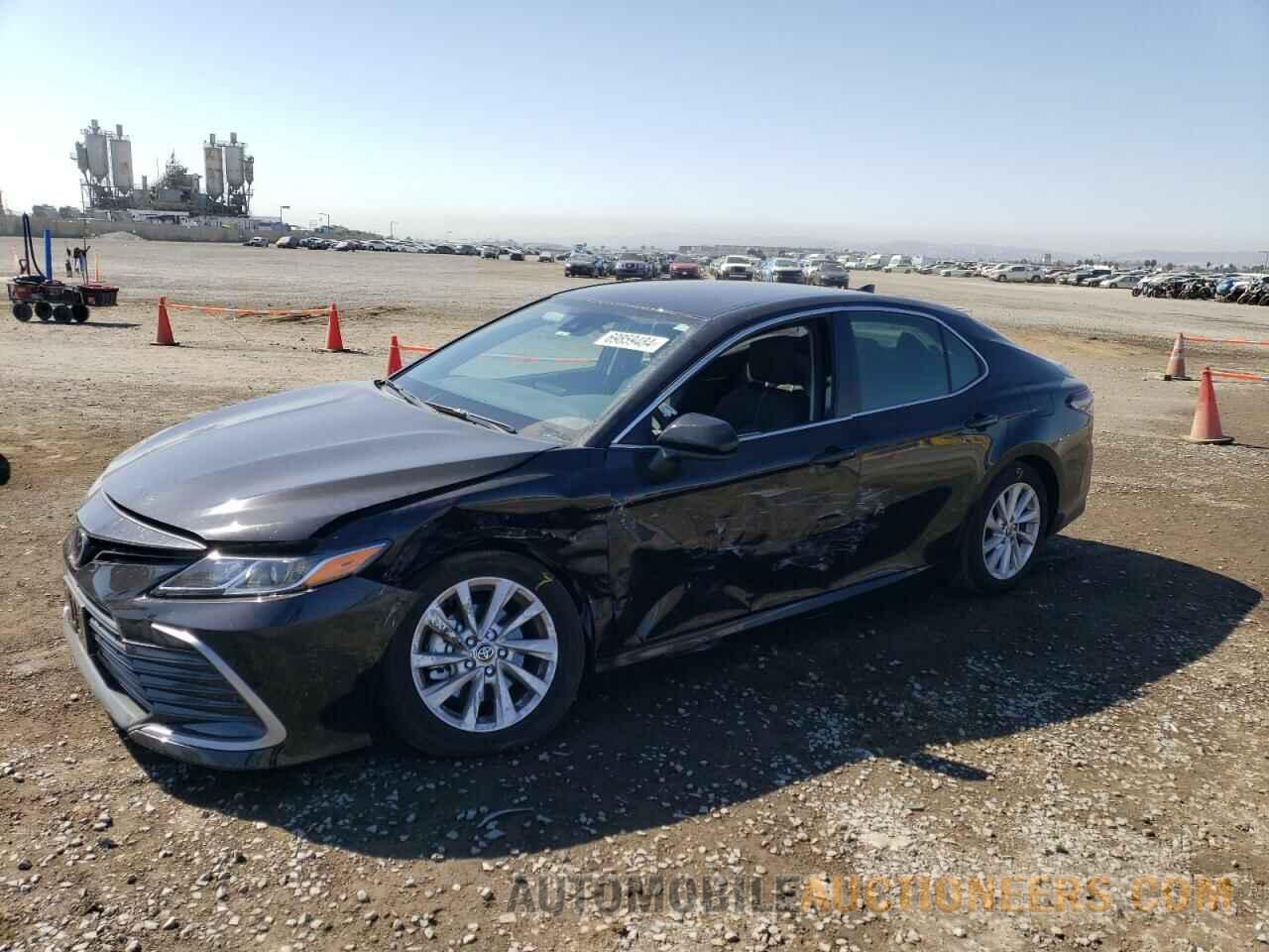 4T1C11AK2RU257520 TOYOTA CAMRY 2024