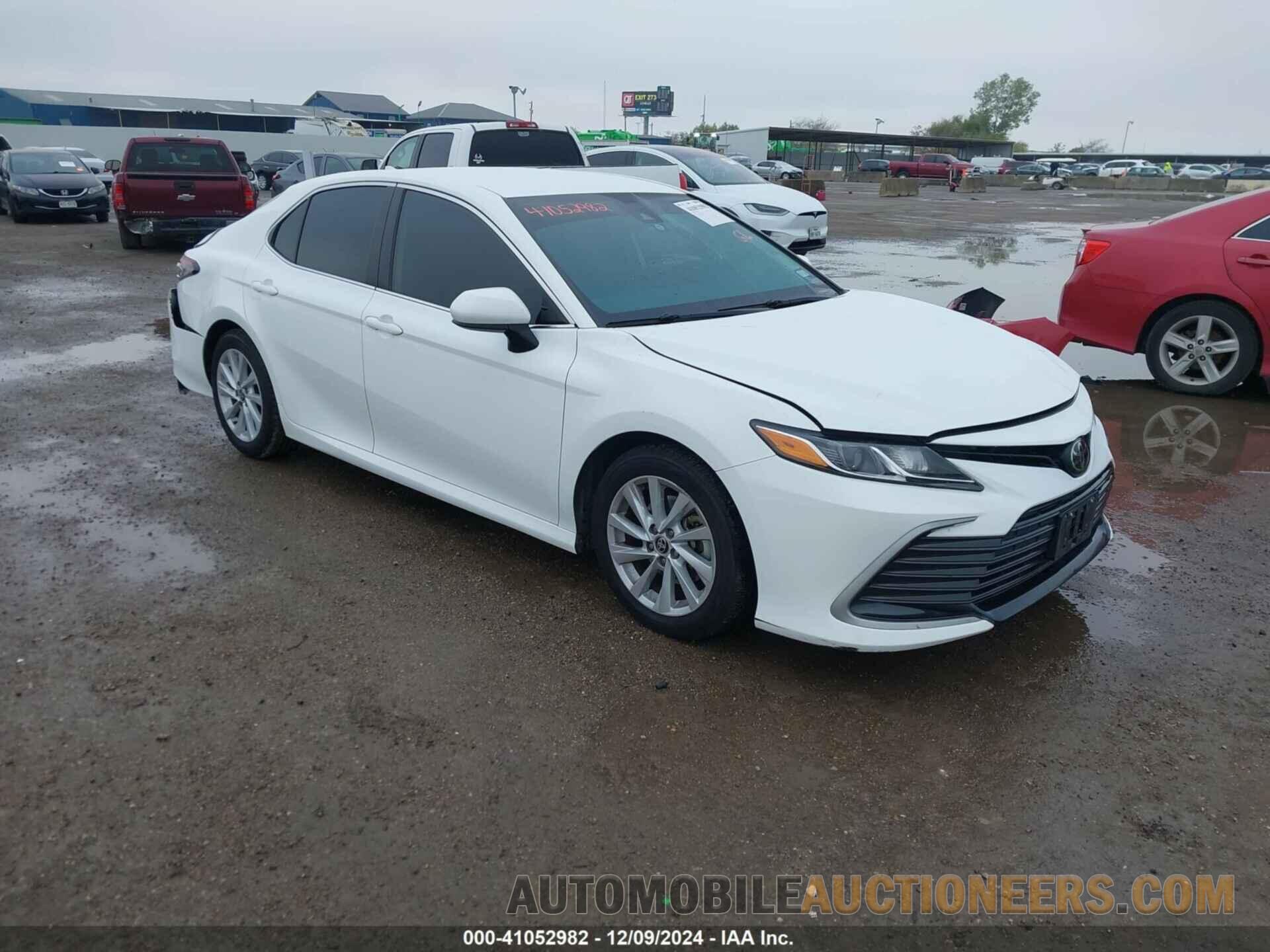 4T1C11AK3MU405683 TOYOTA CAMRY 2021