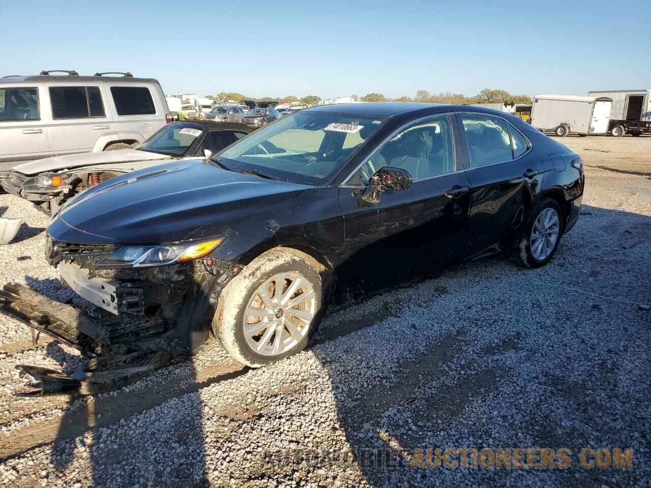 4T1C11AK3MU548892 TOYOTA CAMRY 2021