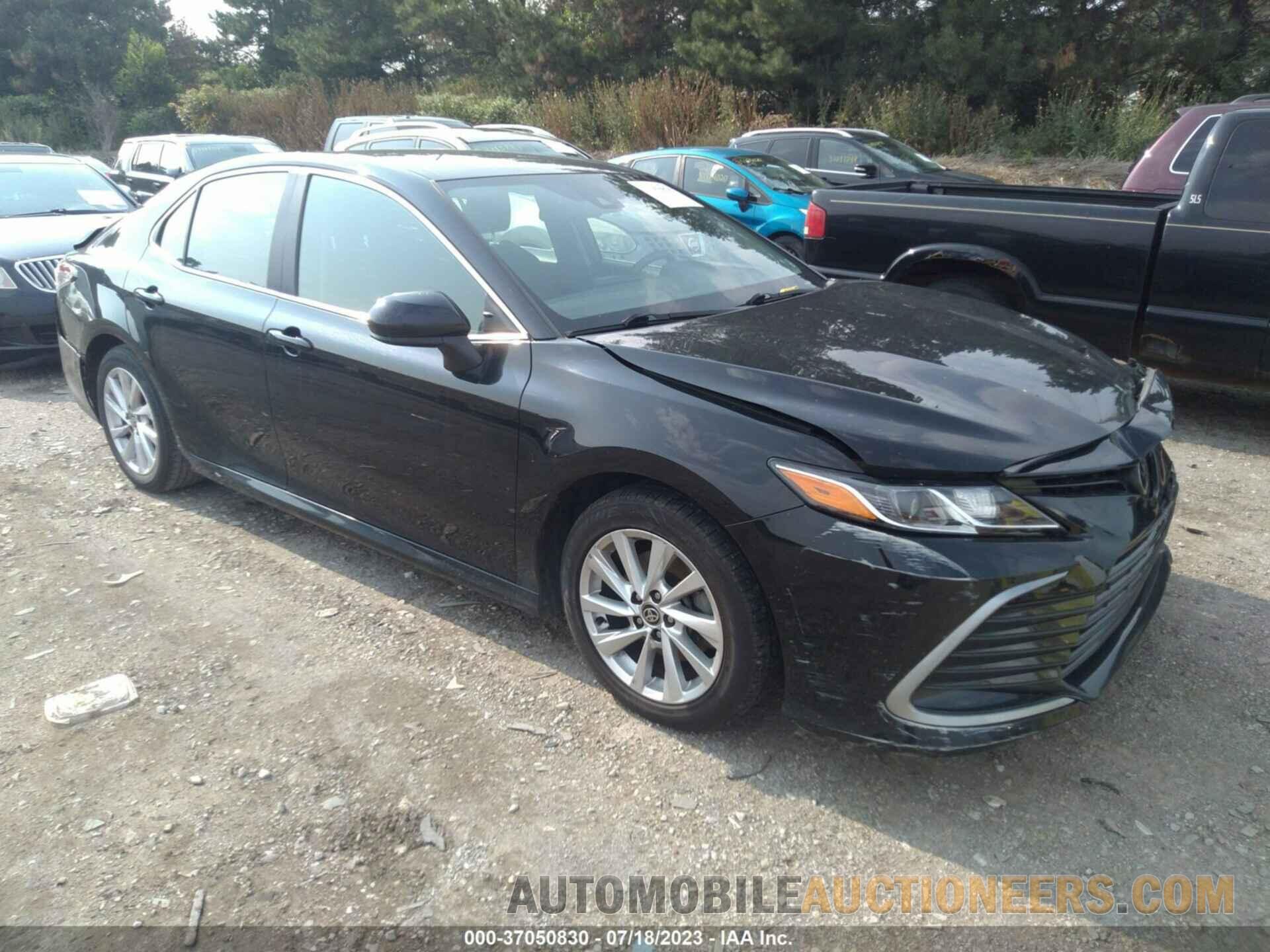 4T1C11AK3MU558175 TOYOTA CAMRY 2021