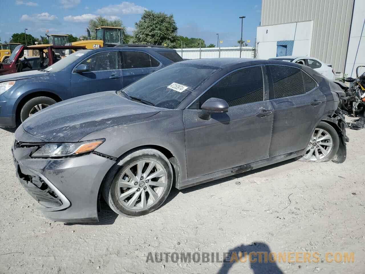 4T1C11AK3MU614003 TOYOTA CAMRY 2021