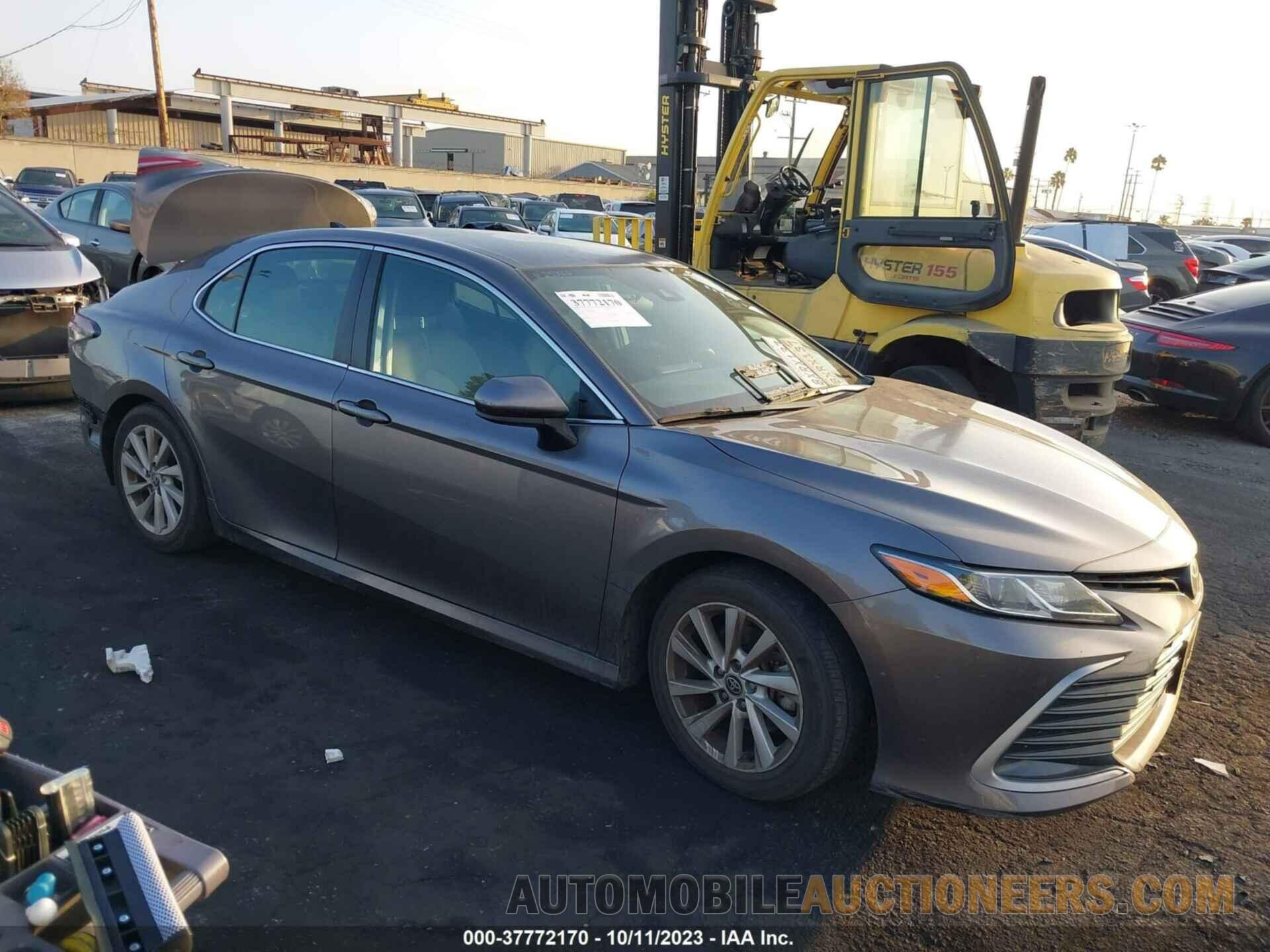 4T1C11AK3MU614602 TOYOTA CAMRY 2021