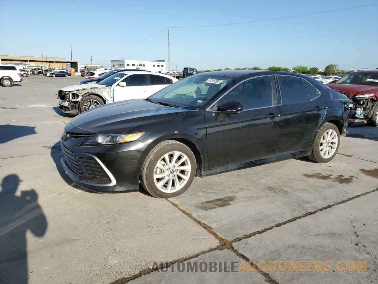 4T1C11AK3NU055957 TOYOTA CAMRY 2022