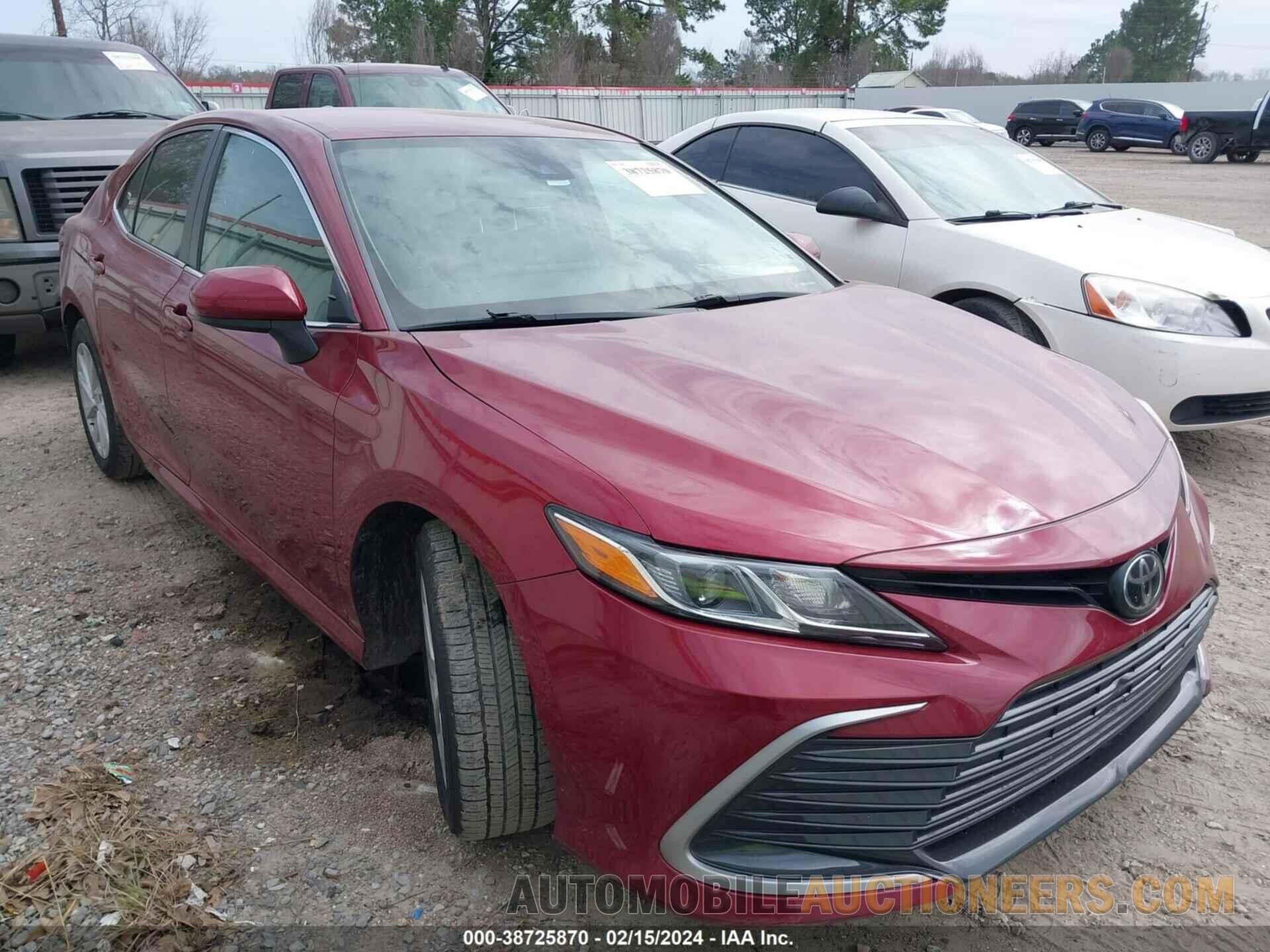 4T1C11AK3NU623415 TOYOTA CAMRY 2022