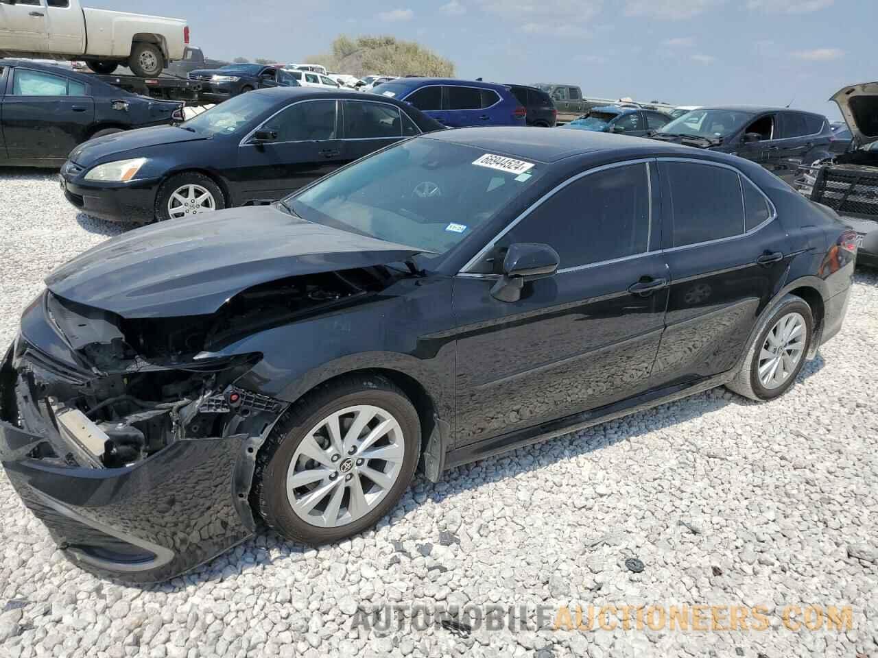 4T1C11AK3NU641557 TOYOTA CAMRY 2022