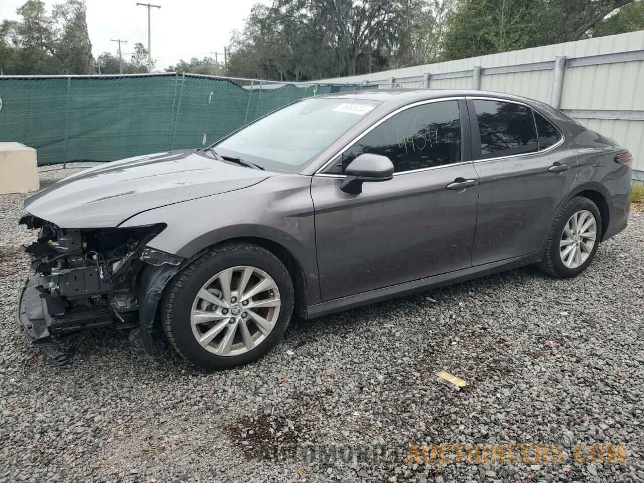 4T1C11AK3NU643180 TOYOTA CAMRY 2022