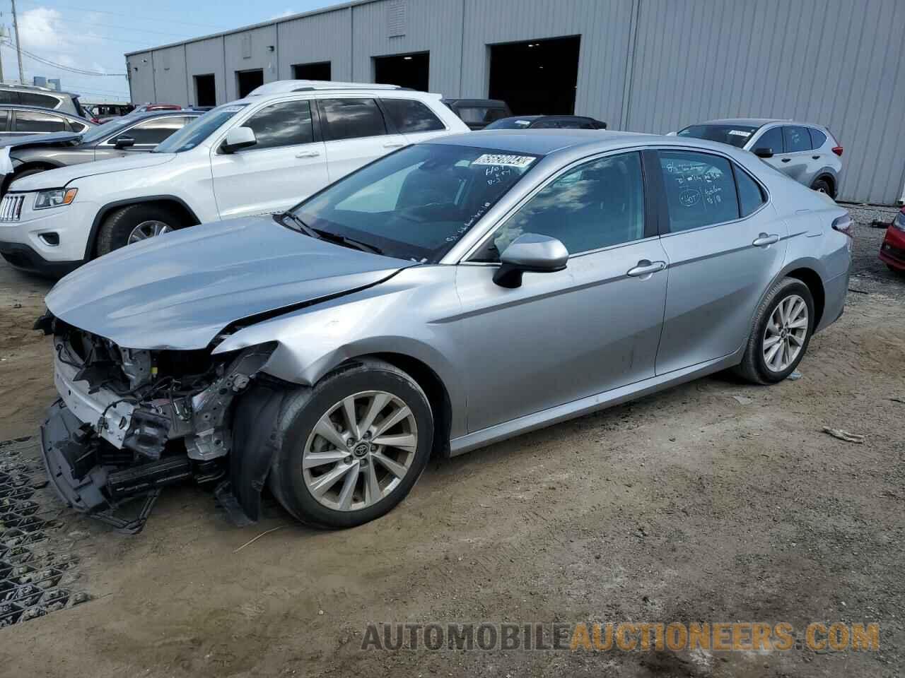 4T1C11AK3NU663946 TOYOTA CAMRY 2022