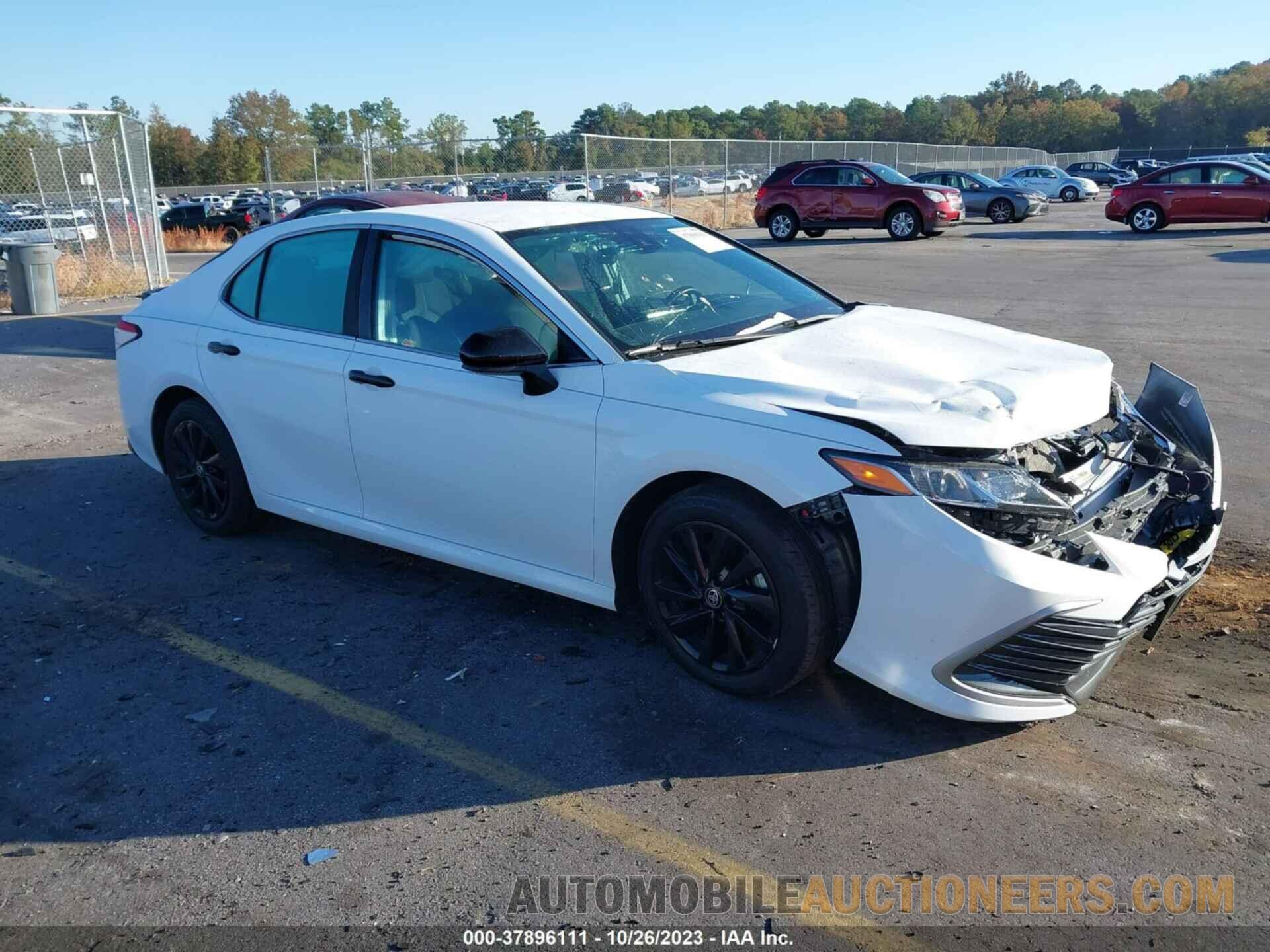 4T1C11AK3NU682206 TOYOTA CAMRY 2022