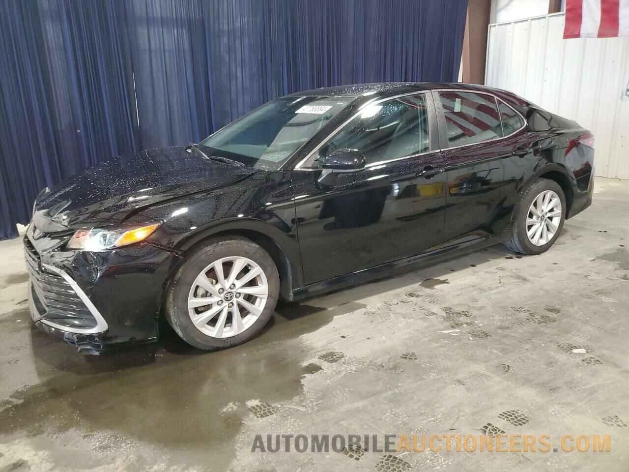 4T1C11AK3NU683694 TOYOTA CAMRY 2022