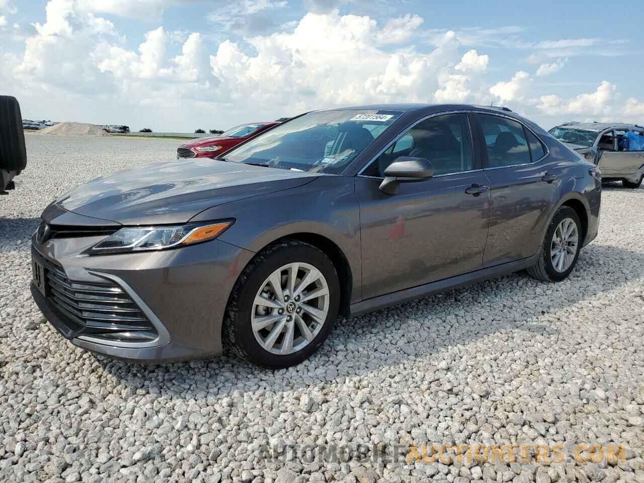 4T1C11AK3RU234165 TOYOTA CAMRY 2016