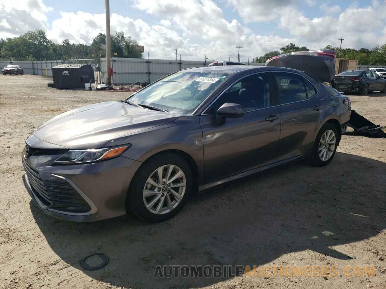 4T1C11AK4MU411380 TOYOTA CAMRY 2021