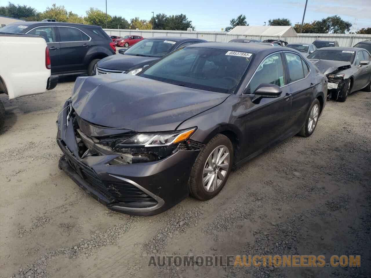 4T1C11AK4MU417132 TOYOTA CAMRY 2021