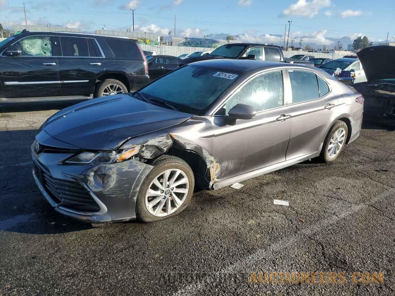 4T1C11AK4MU429815 TOYOTA CAMRY 2021