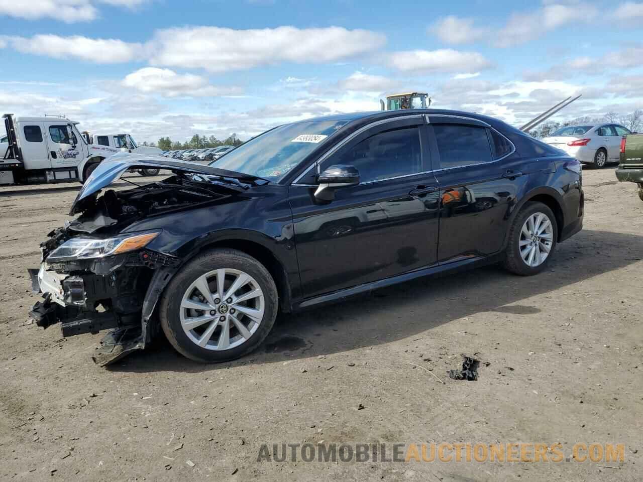 4T1C11AK4MU512645 TOYOTA CAMRY 2021