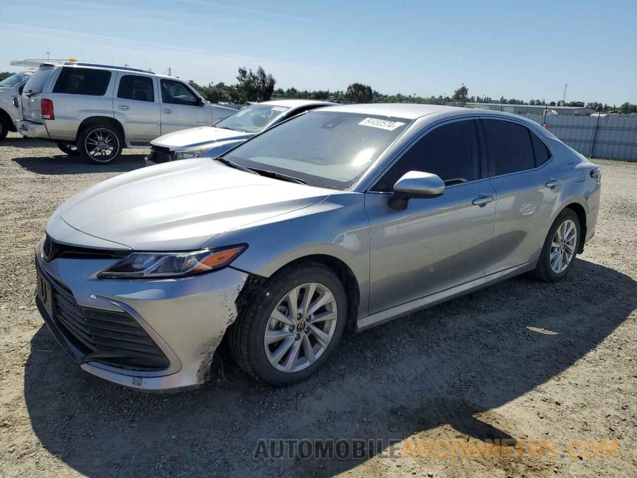 4T1C11AK4NU060021 TOYOTA CAMRY 2022