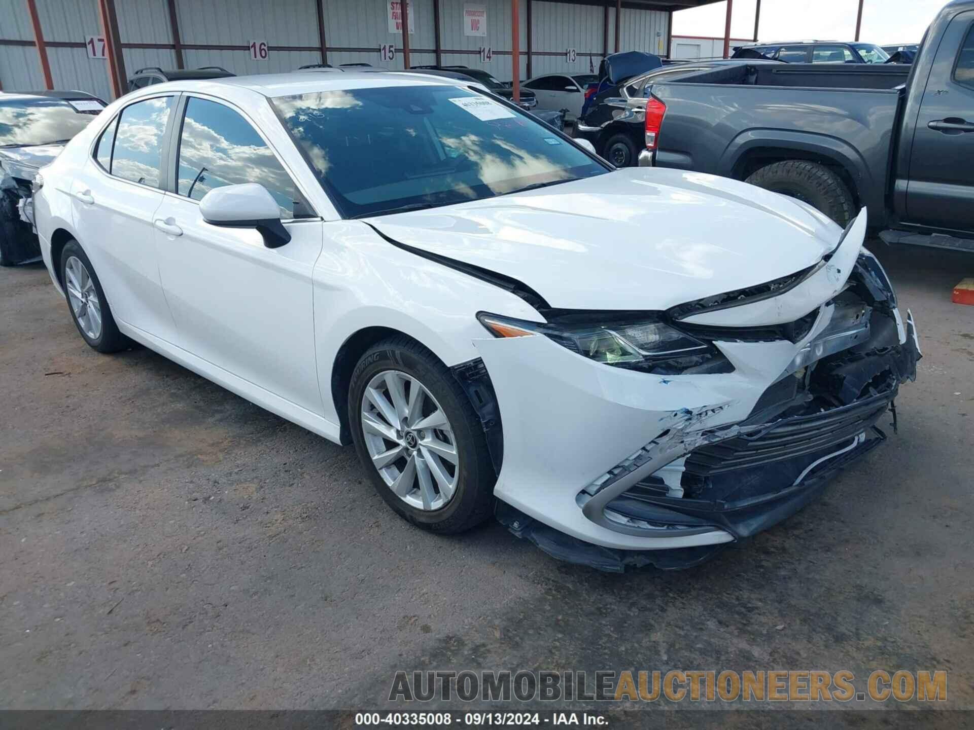 4T1C11AK4NU633273 TOYOTA CAMRY 2022