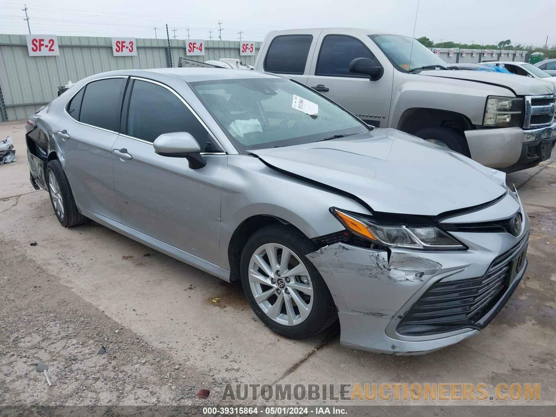 4T1C11AK4NU636318 TOYOTA CAMRY 2022