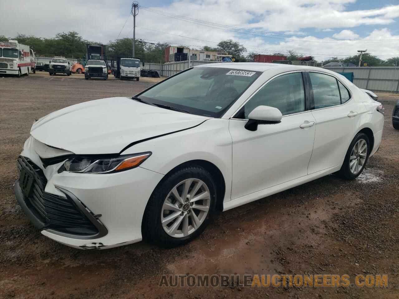 4T1C11AK4NU638392 TOYOTA CAMRY 2022