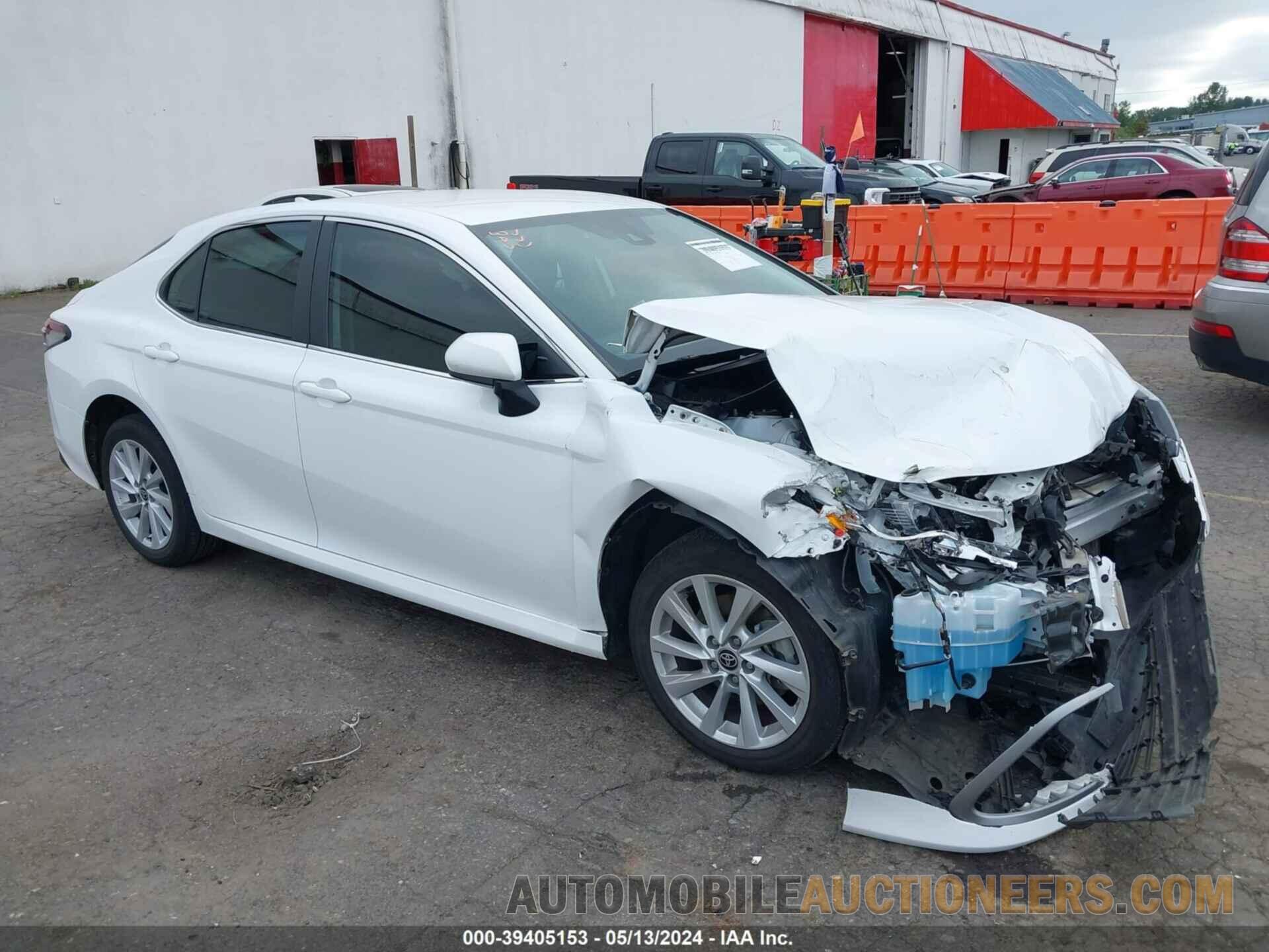 4T1C11AK4NU638893 TOYOTA CAMRY 2022